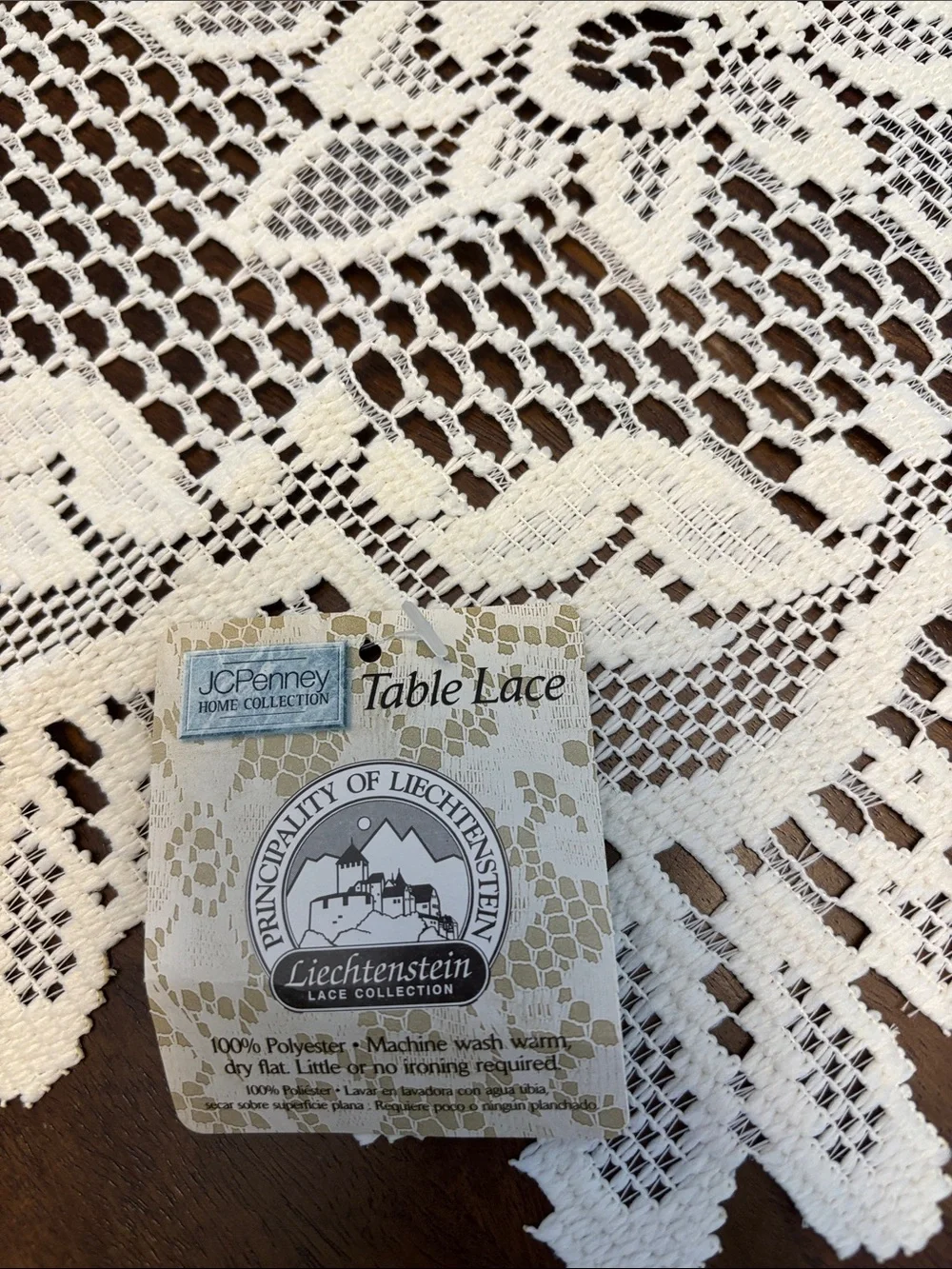 NWT - Vintage JCPenny Cream Liechtenstein Lace Floral Table Cover